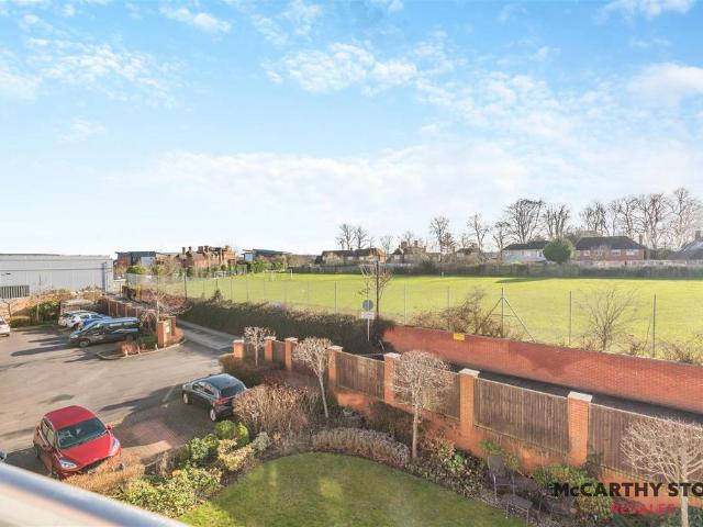 Flat for sale in Enborne, West Berkshire
