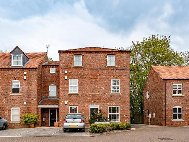 Flat for sale in Riccall