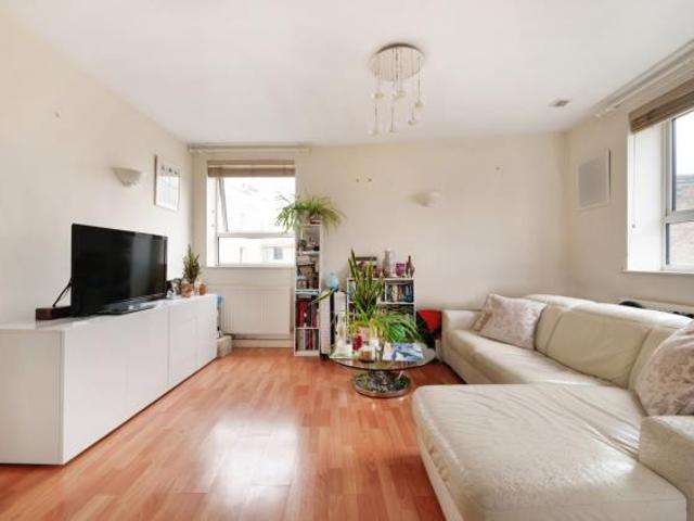 Flat for sale in Maida Vale, Greater London