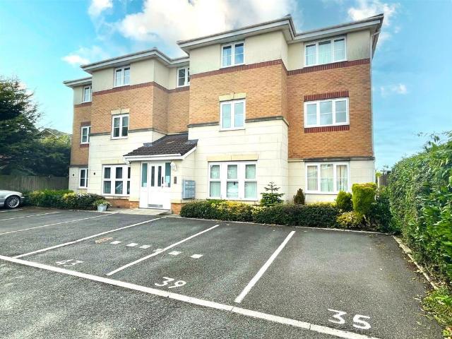 Flat for sale in Wingates, Bolton