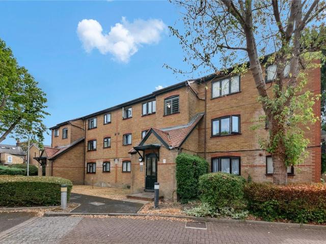Flat for sale in London Borough of Hillingdon, Greater London