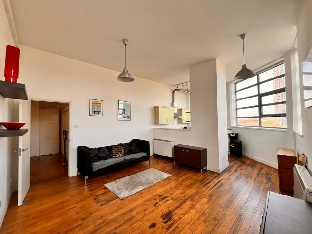 Flat for sale in Georgia, Greater Manchester