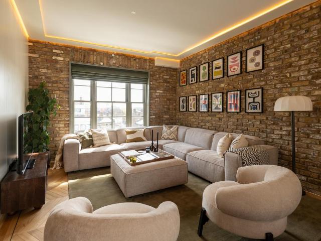 Flat for sale in Chalk Farm, Greater London