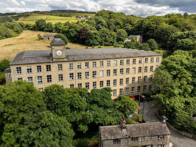 Flat for sale in Ripponden, West Yorkshire