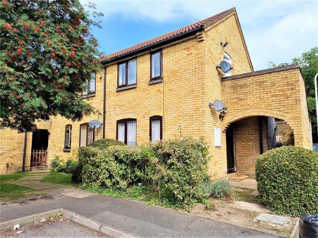 Flat for sale in Hayes, Greater London