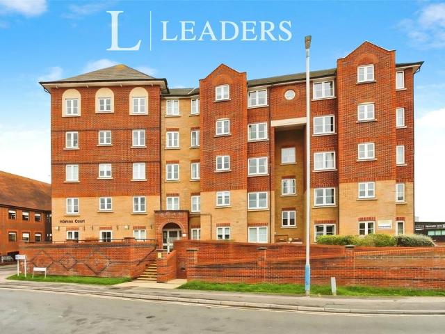 Flat for sale in Brook Street, Bourne Vale