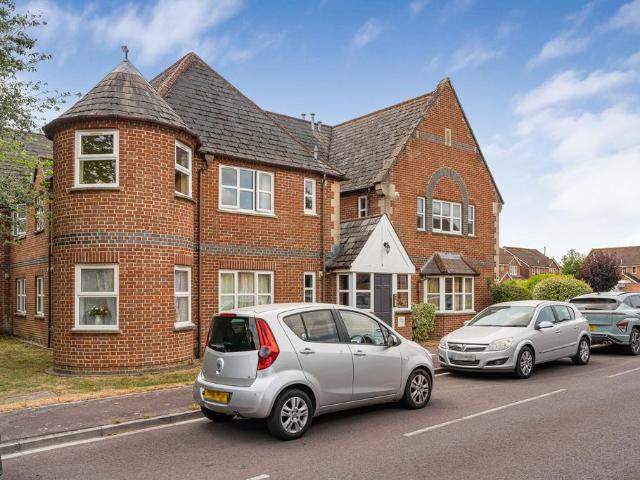 Flat for sale in Dromore, Oxfordshire
