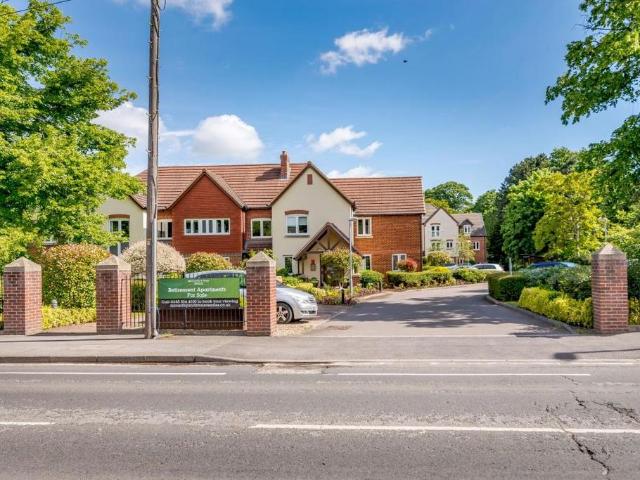 Flat for sale in Hallcroft, Costhorpe