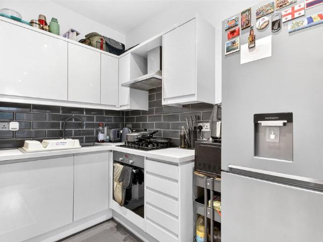 Flat for sale in Easthampstead, Bracknell