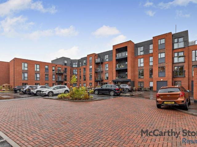 Flat for sale in Lichfield, Boley Park