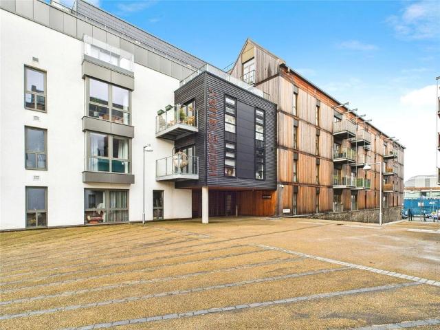 Flat for sale in Wapping Wharf, Feckenham