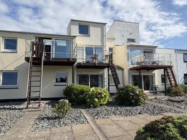 Flat for sale in Porthmadog