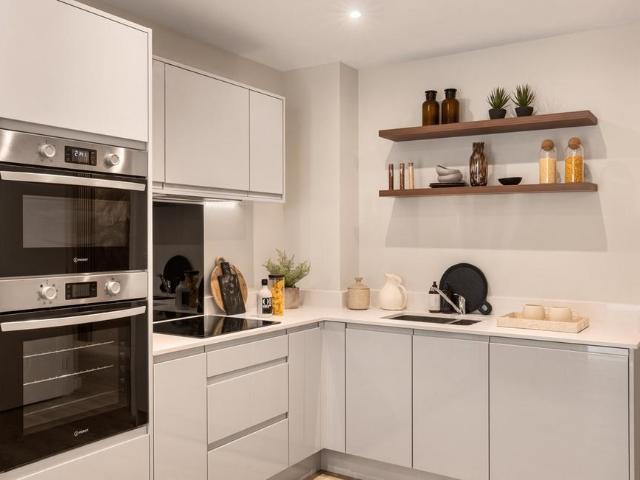 Flat for sale in New Barnet, Greater London