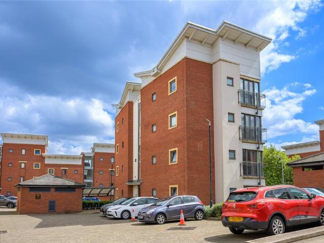 Flat for sale in Bilston, West Midlands