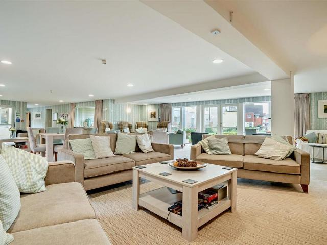 Flat for sale in Amesbury