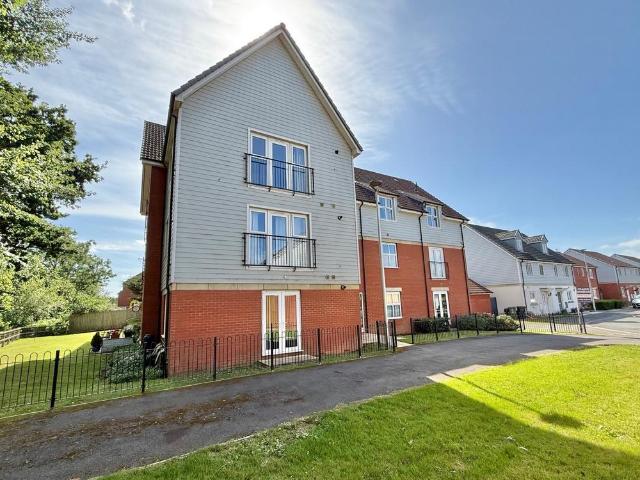 Flat for sale in Newcourt, Watergate