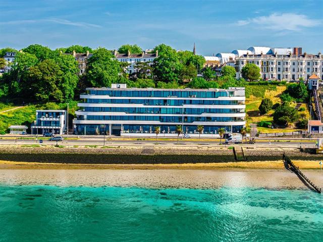 Flat for sale in Alton Barnes, Essex