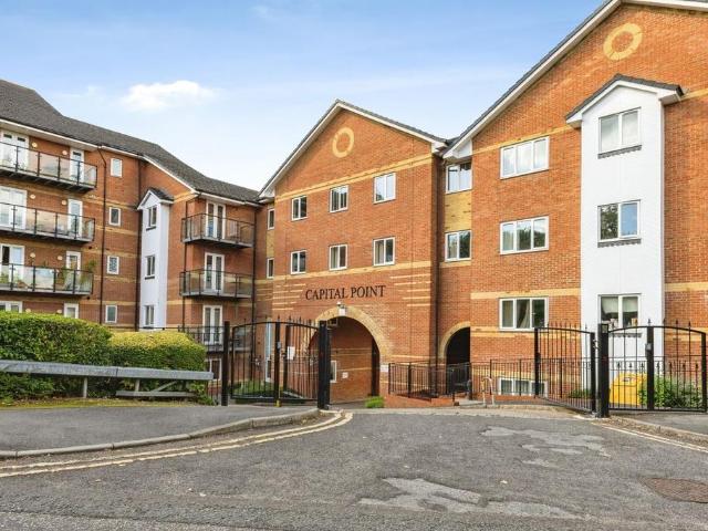 Flat for sale in Katesgrove, Reading