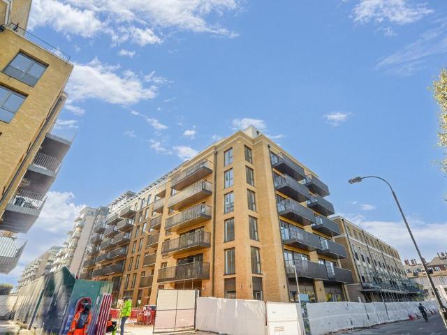 Flat for sale in Hammersmith, Greater London