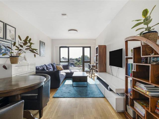 Flat for sale in Lower Halliford, Surrey