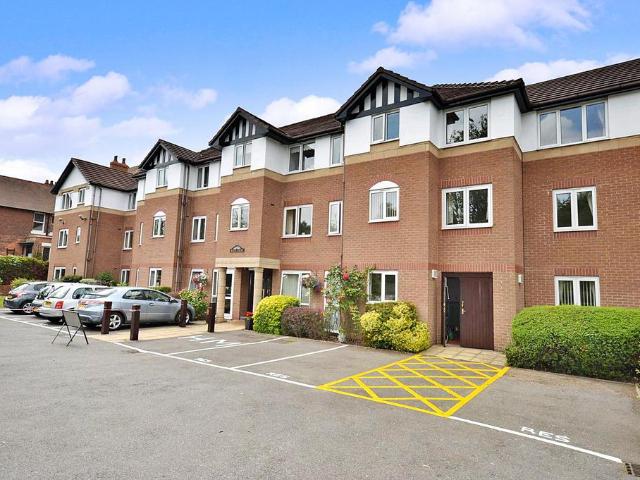 Flat for sale in Maney, Sutton Coldfield