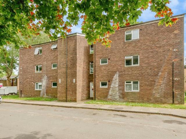Flat for sale in Broadfield, Glynde