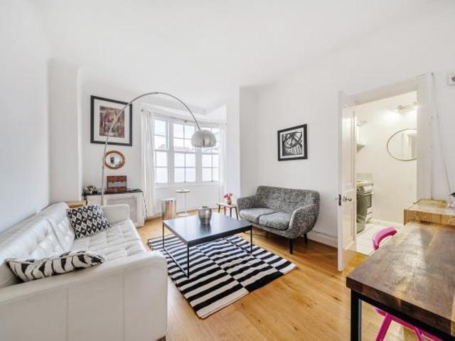 Flat for sale in Bayswater, Greater London