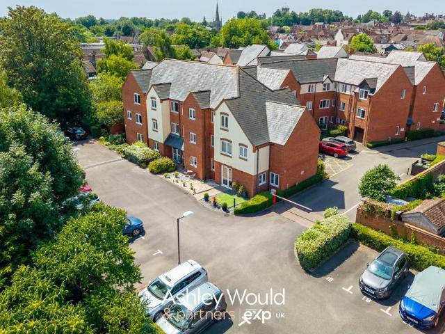 Flat for sale in Cliff Hill, Green Close