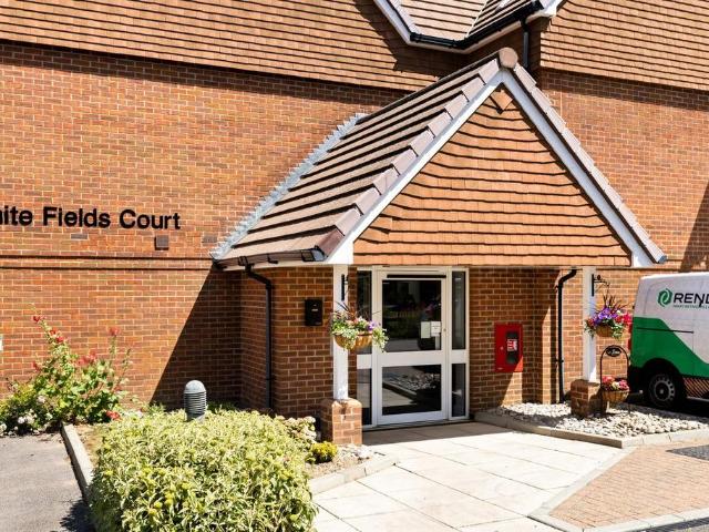 Flat for sale in Ash, Kent