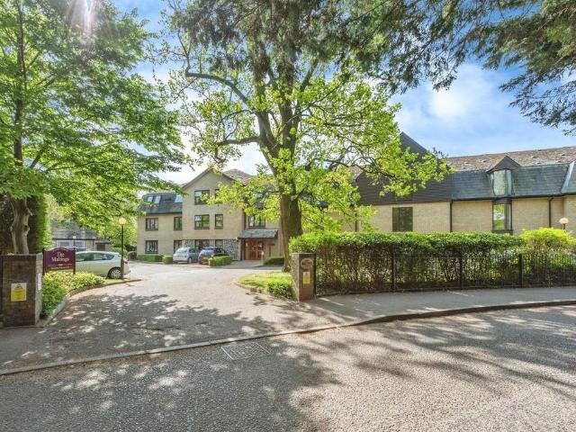 Flat for sale in Chedburgh, Suffolk