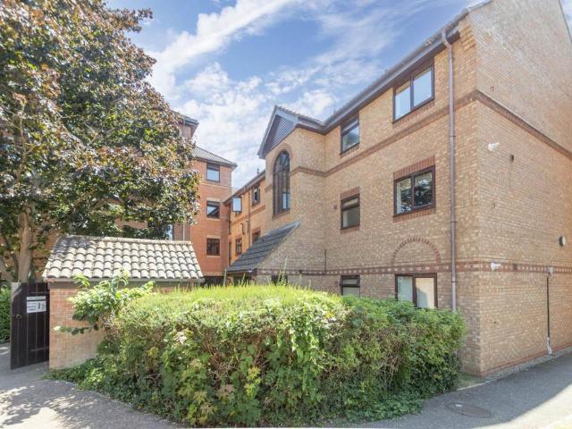 Flat for sale in East Bank, Norfolk
