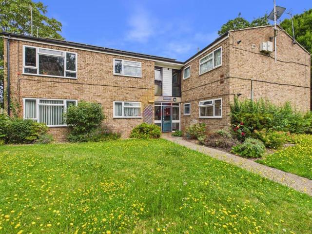 Flat for sale in Fordham Heath, Essex