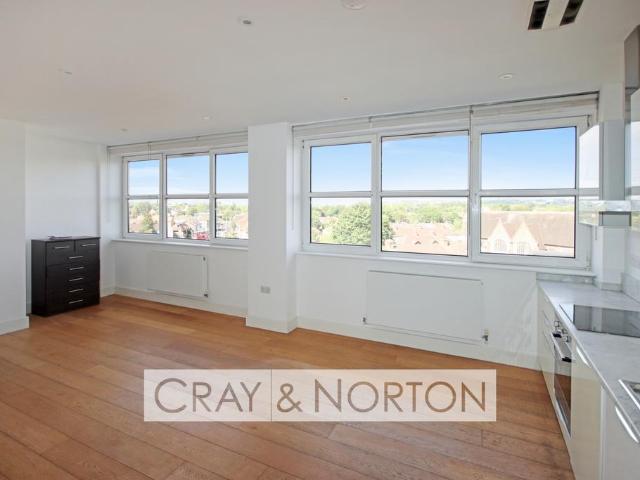 Flat for sale in Elmers End, Greater London