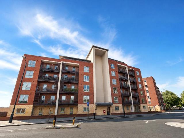 Flat for sale in Chinatown, Calderstones