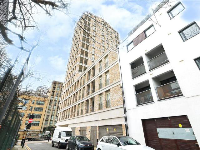 Flat for sale in St. George in the East, Wapping