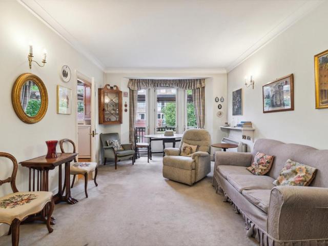 Flat for sale in Chelsea, Greater London