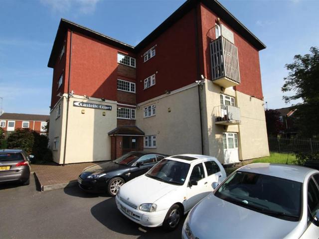 Flat for sale in Ernesford Grange, West Midlands