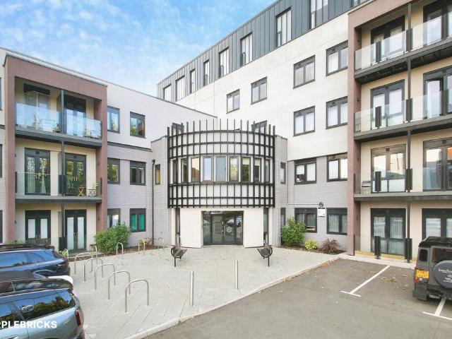 Flat for sale in Sharmans Cross, Solihull