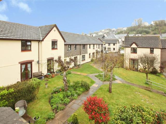Flat for sale in Strode, Devon