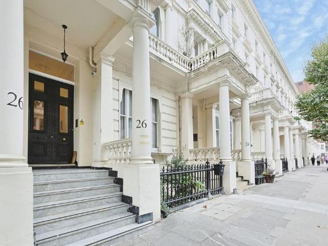 Flat for sale in City of Westminster, Greater London