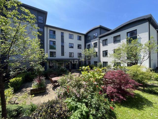 Flat for sale in Trelander, Penweathers