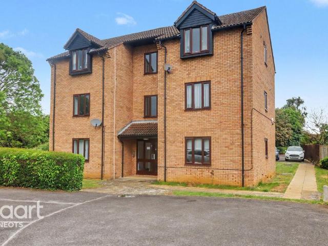 Flat for sale in Huntingdon, Cambridgeshire