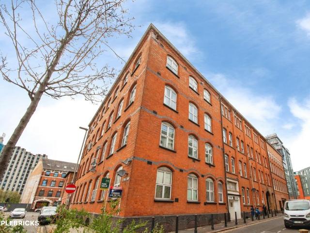 Flat for sale in Bede Island, Leicester