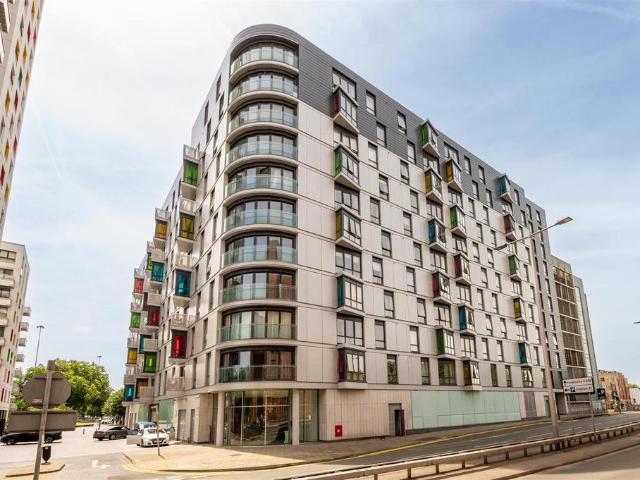 Flat for sale in Reading