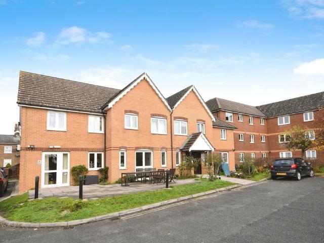 Flat for sale in Bocking, Chipping Hill