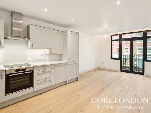 Flat for sale in London Borough of Ealing, Hanwell