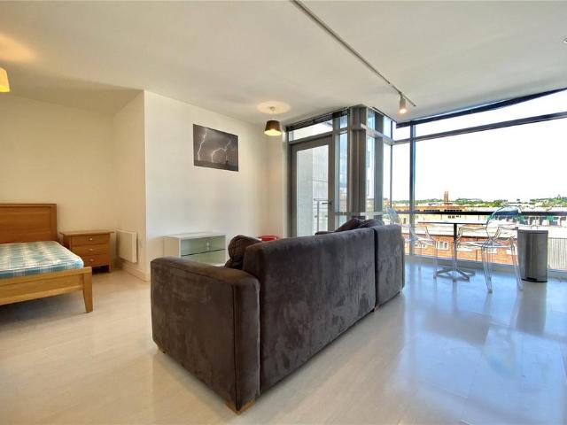 Flat for sale in Holbeck, West Yorkshire