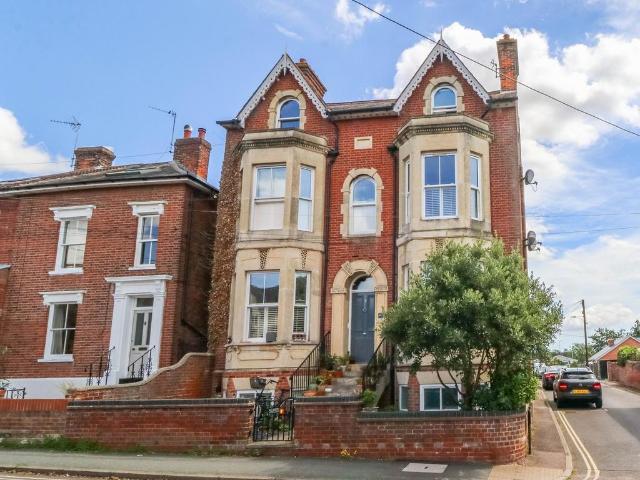 Flat for sale in Fordham Heath, Essex