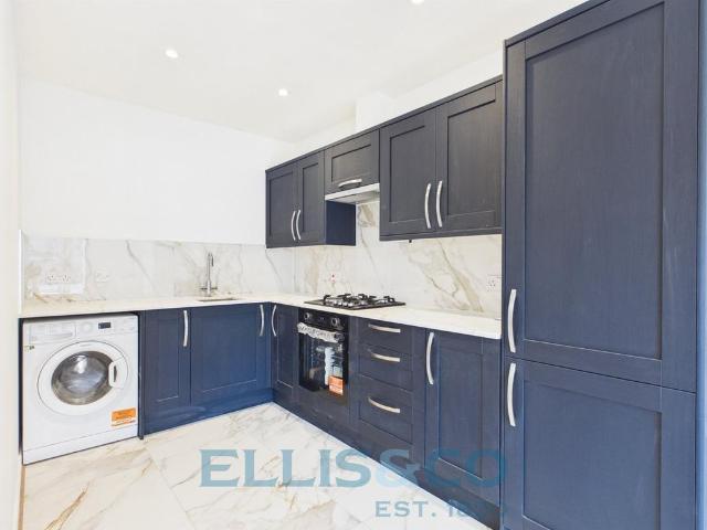 Flat for sale in Brook Street, Bourne Vale