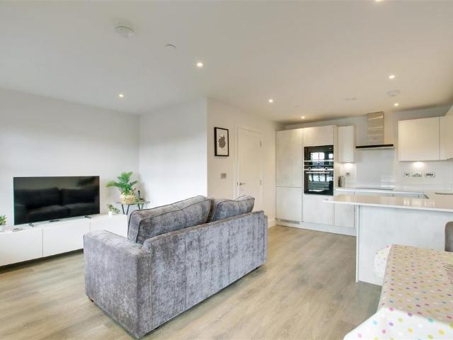 Flat for sale in Hertford, Colliers End